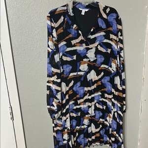 Nine West Black and Blue V-Neck Bishop Sleeve Dress